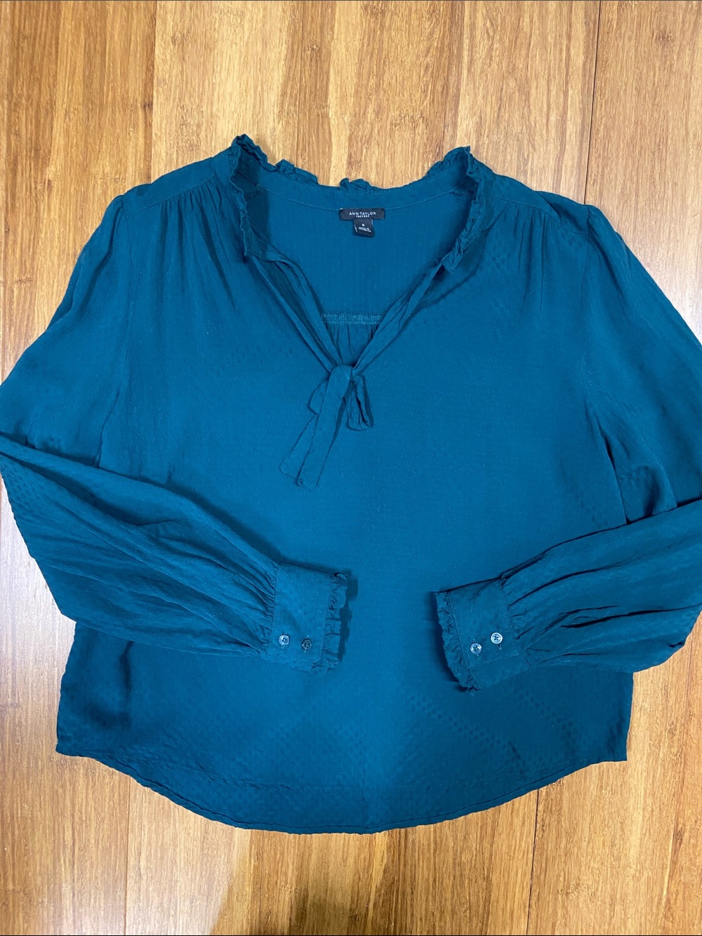Ann Taylor Teal Tie-Neck Long-Sleeve Blouse Size Medium